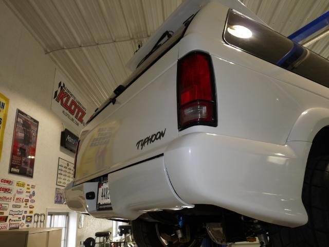 1993 GMC Typhoon - photo 11
