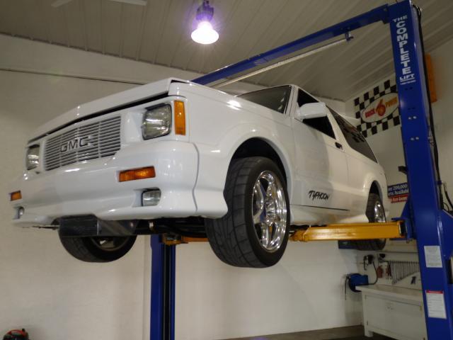 1993 GMC Typhoon - photo 6