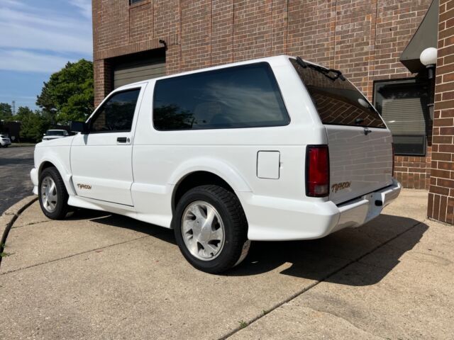1993 GMC Typhoon - photo 3