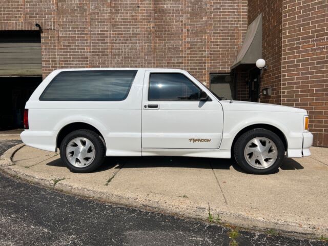 1993 GMC Typhoon - photo 7