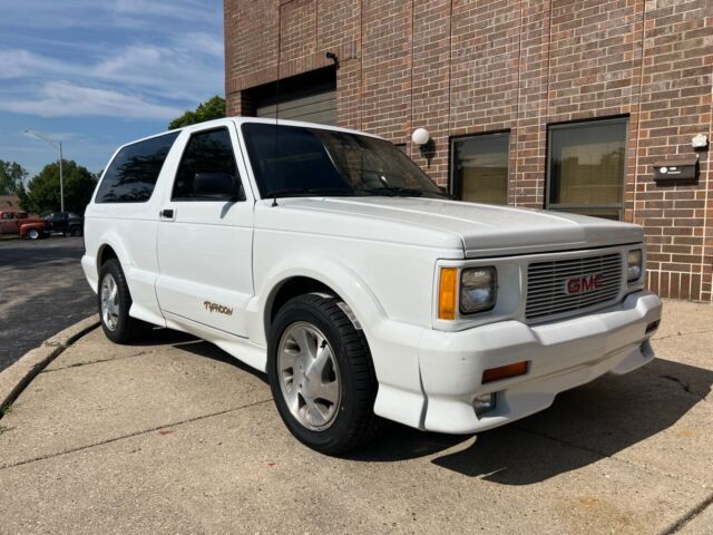 1993 GMC Typhoon - photo 8