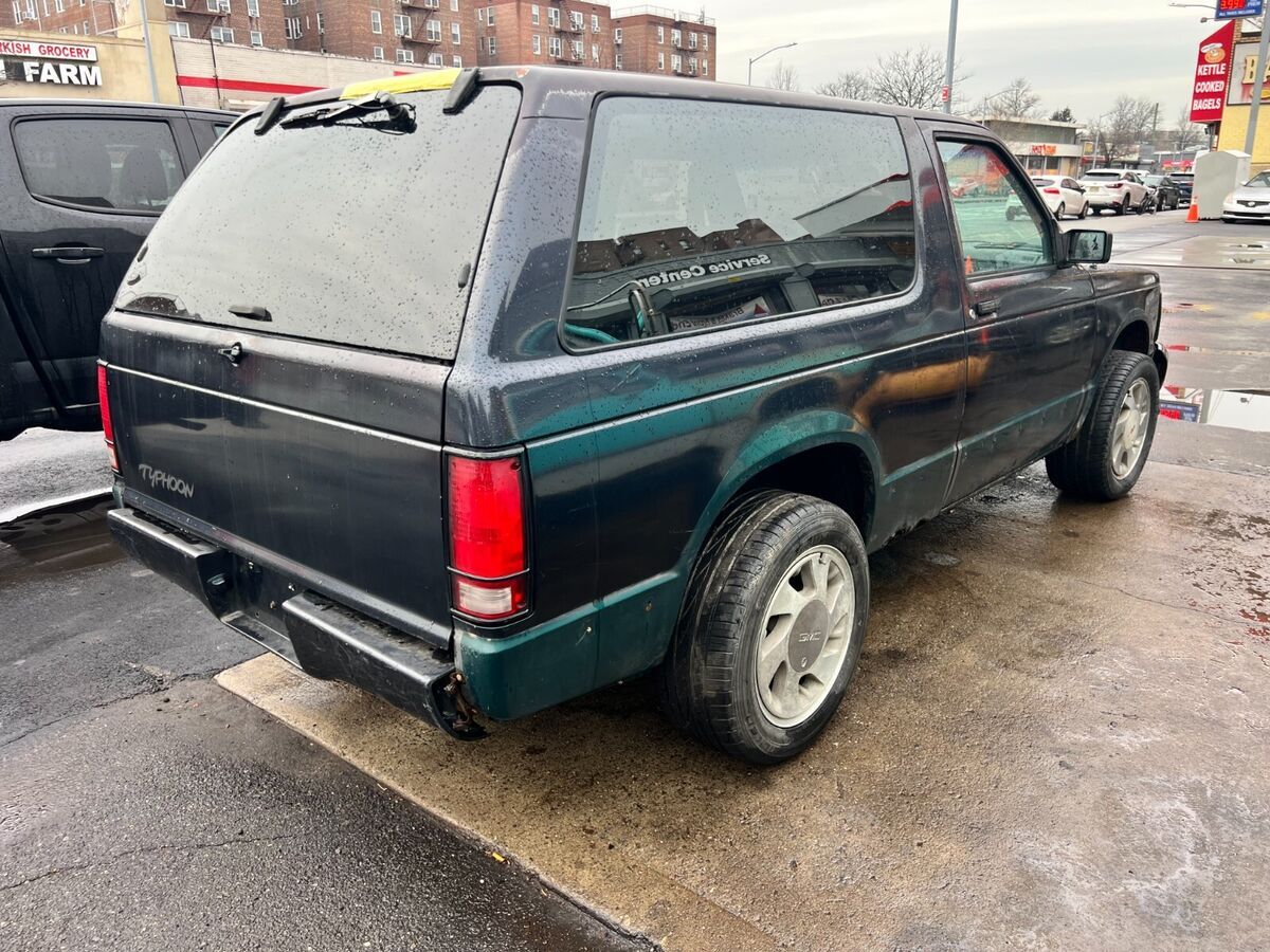1993 GMC Typhoon - photo 4