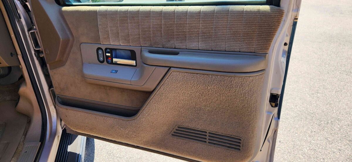 1993 GMC Yukon - photo 11