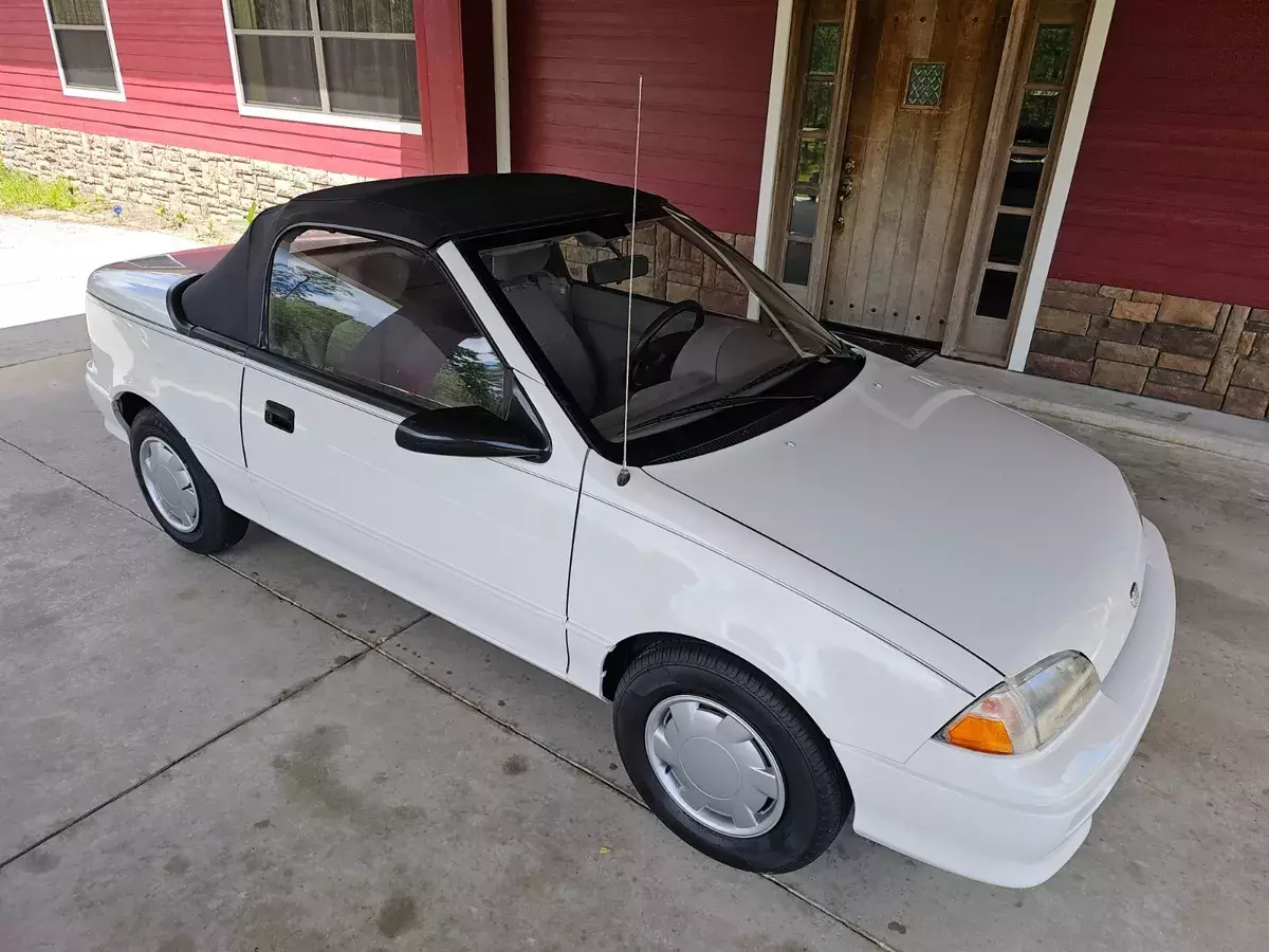 1993 GOE METRO CONVERTIBLE NEW TOP, PAINT, TIRES-OVERALL NICE AND CLEAN 1993 Geo Metro
