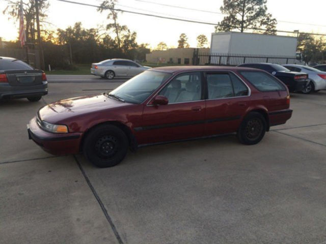 1993 Honda Accord 5dr Wagon LX Automatic 241147 Miles Burgundy Wagon 2.2L 4 CYLI 1993 Honda Accord 5dr Wagon LX Automatic