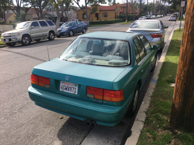 1993 Honda Accord DX - photo 4