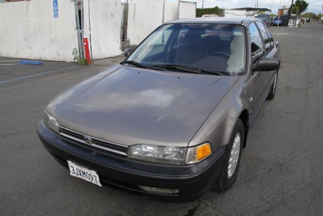1993 Honda Accord DX Automatic 4 Cylinder NO RESERVE 1993 Honda Accord DX