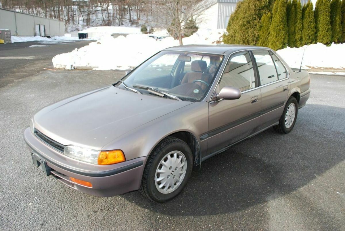 1993 Honda Accord LX 4dr Sedan