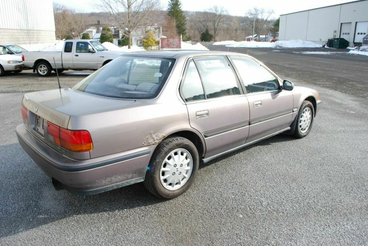 1993 Honda Accord LX 4dr Sedan - photo 11