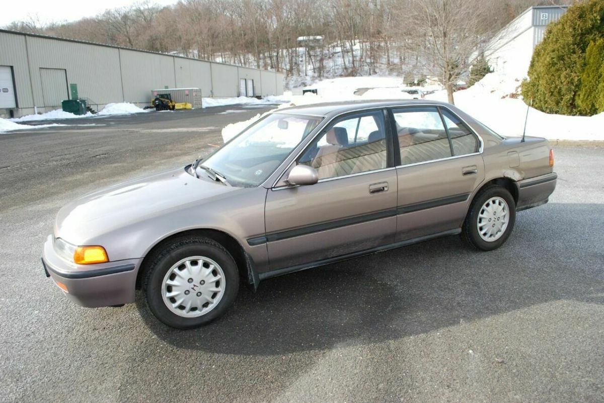 1993 Honda Accord LX 4dr Sedan - photo 2