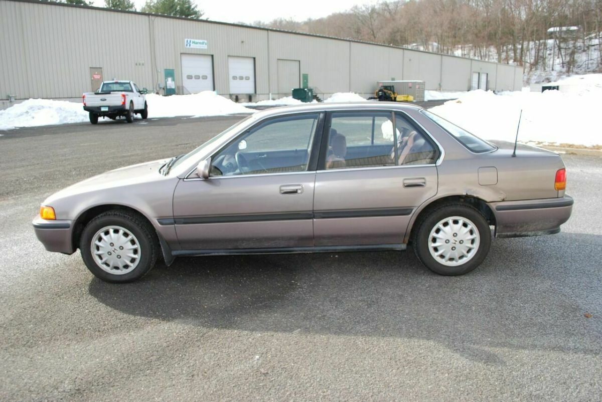 1993 Honda Accord LX 4dr Sedan - photo 3