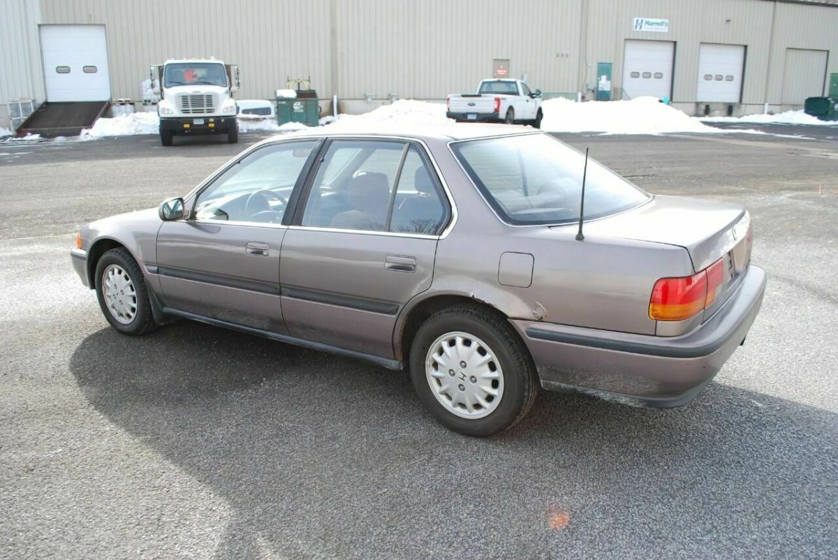 1993 Honda Accord LX 4dr Sedan - photo 5