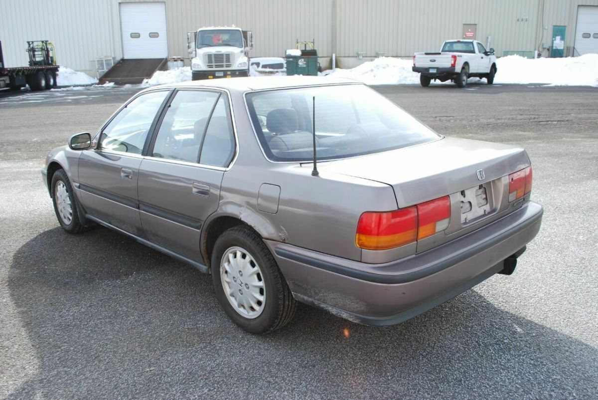 1993 Honda Accord LX 4dr Sedan - photo 6