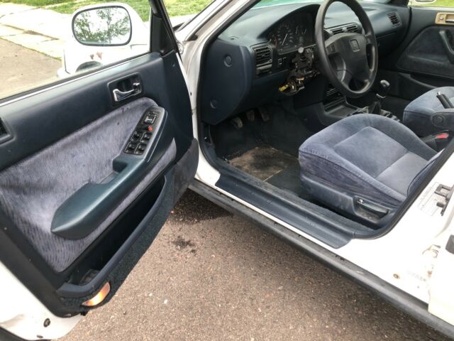 1993 Honda Accord LX Sedan - photo 7