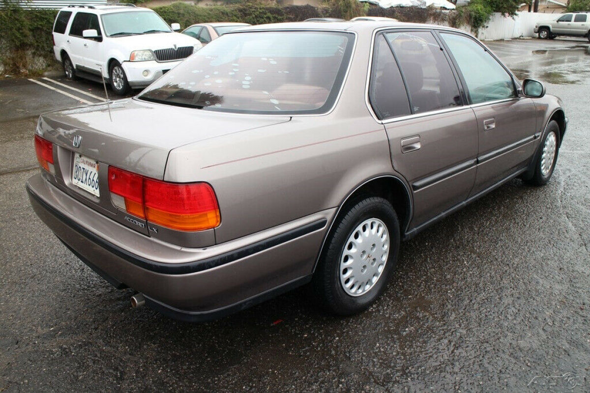 1993 Honda Accord LX - photo 5