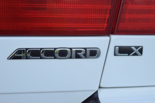 1993 Honda Accord LX - photo 11