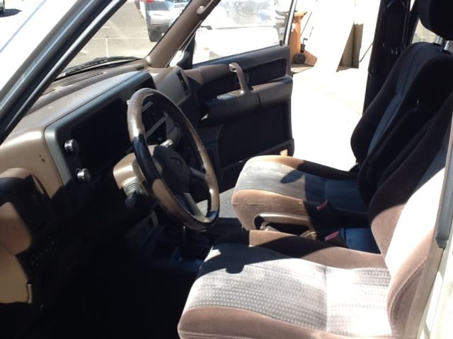 1993 Isuzu Trooper LS - photo 4
