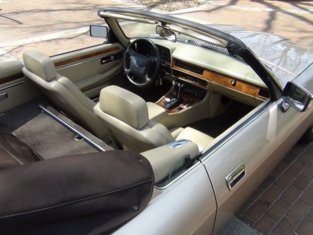 1993 Jaguar XJS Two Seat Convertible - photo 4