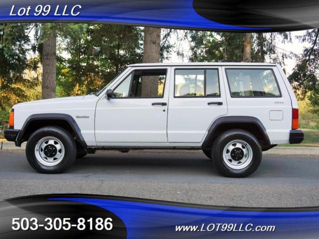1993 Jeep Cherokee 4dr 4X4 Automatic MP3 CD Player Automatic 4-Door SUV 1993 Jeep Cherokee 4dr 4X4 Automatic MP3 CD Player