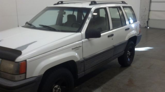 1993 Jeep Cherokee Laredo - photo 2