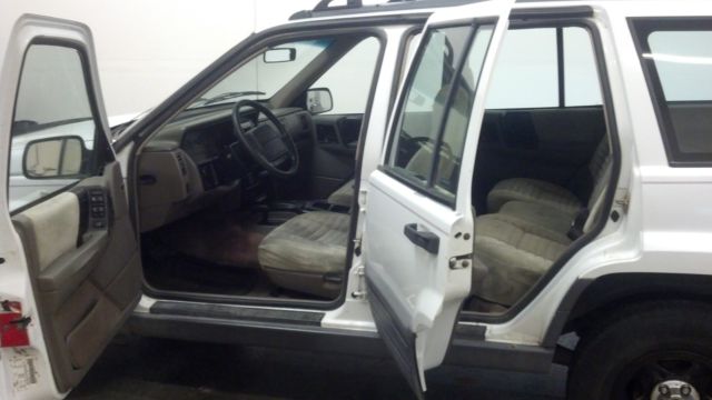 1993 Jeep Cherokee Laredo - photo 6