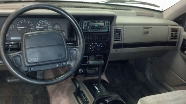 1993 Jeep Cherokee Laredo - photo 8