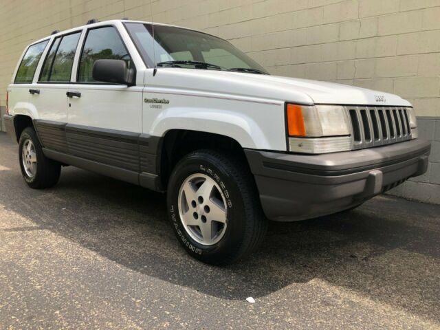 1993 Jeep Grand Cherokee 4x4, Super Low Miles, No Rust EVER, Like New! 1993 Jeep Grand Cherokee Laredo