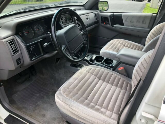 1993 Jeep Grand Cherokee Laredo - photo 7