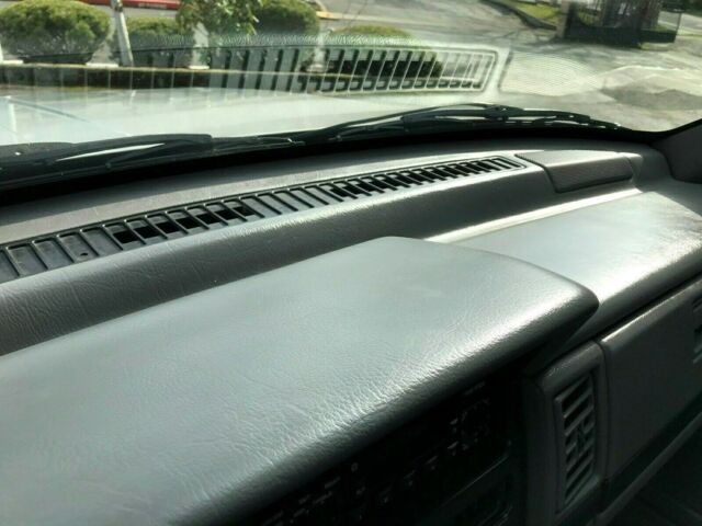 1993 Jeep Cherokee Laredo - photo 11