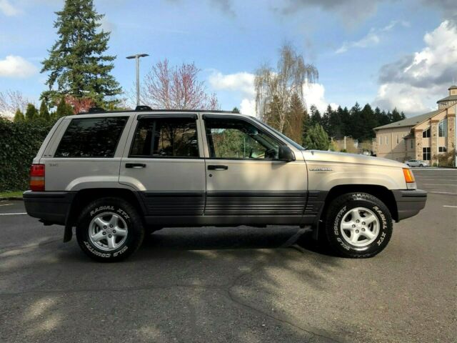 1993 Jeep Cherokee Laredo - photo 5