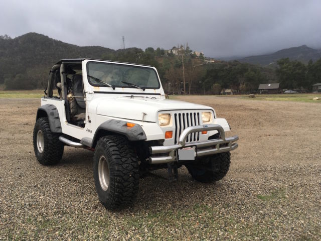 1993 JEEP WRANGLER 4 CYL. 2.5L ENGINE 4X4 w/ 35 X 12.50 TIRES 1993 Jeep Wrangler