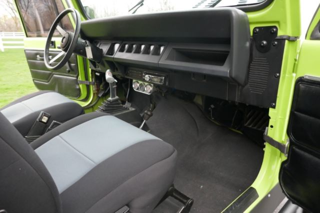 1993 Jeep Wrangler NO RESERVE-4X4-YJ WRANGLER-CUSTOM - photo 5