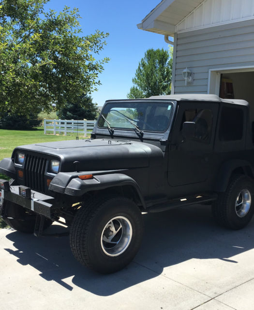 1993 Jeep Wrangler - Inline 6 - Manual Transmission - 4 WD 1993 Jeep Wrangler