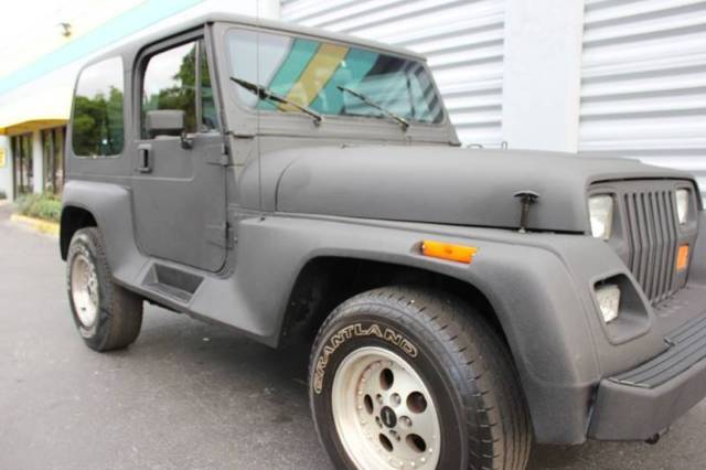 1993 Jeep Wrangler Renegade 2dr 4WD SUV - photo 2