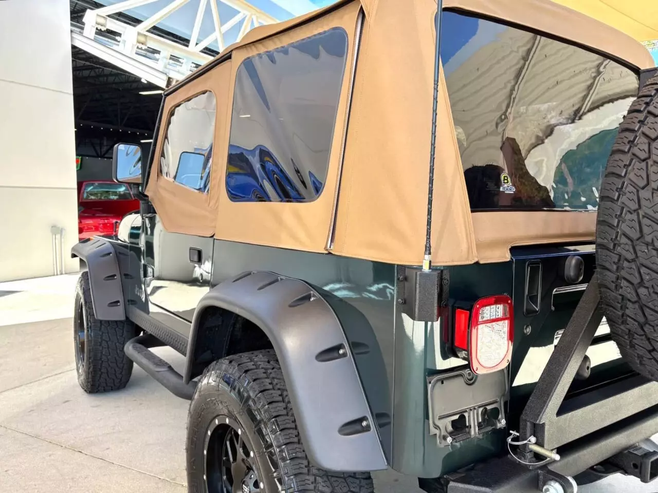 1993 Jeep Wrangler Sahara 2dr 4WD SUV - photo 13