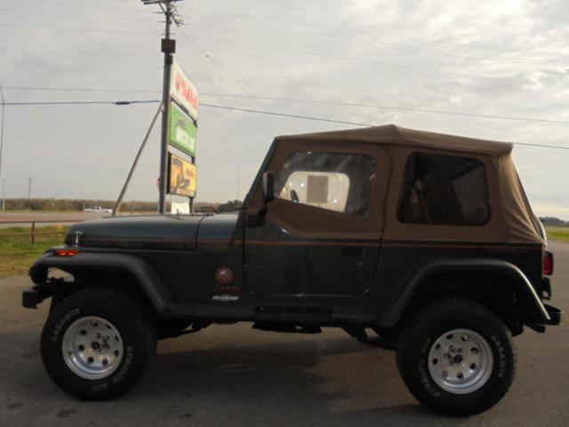 1993 Jeep Wrangler Sahara Sport Utility 2-Door - photo 2