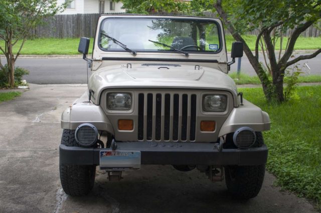 1993 Jeep Wrangler Sahara Sport Utility 2-Door 4.0L 1993 Jeep Wrangler
