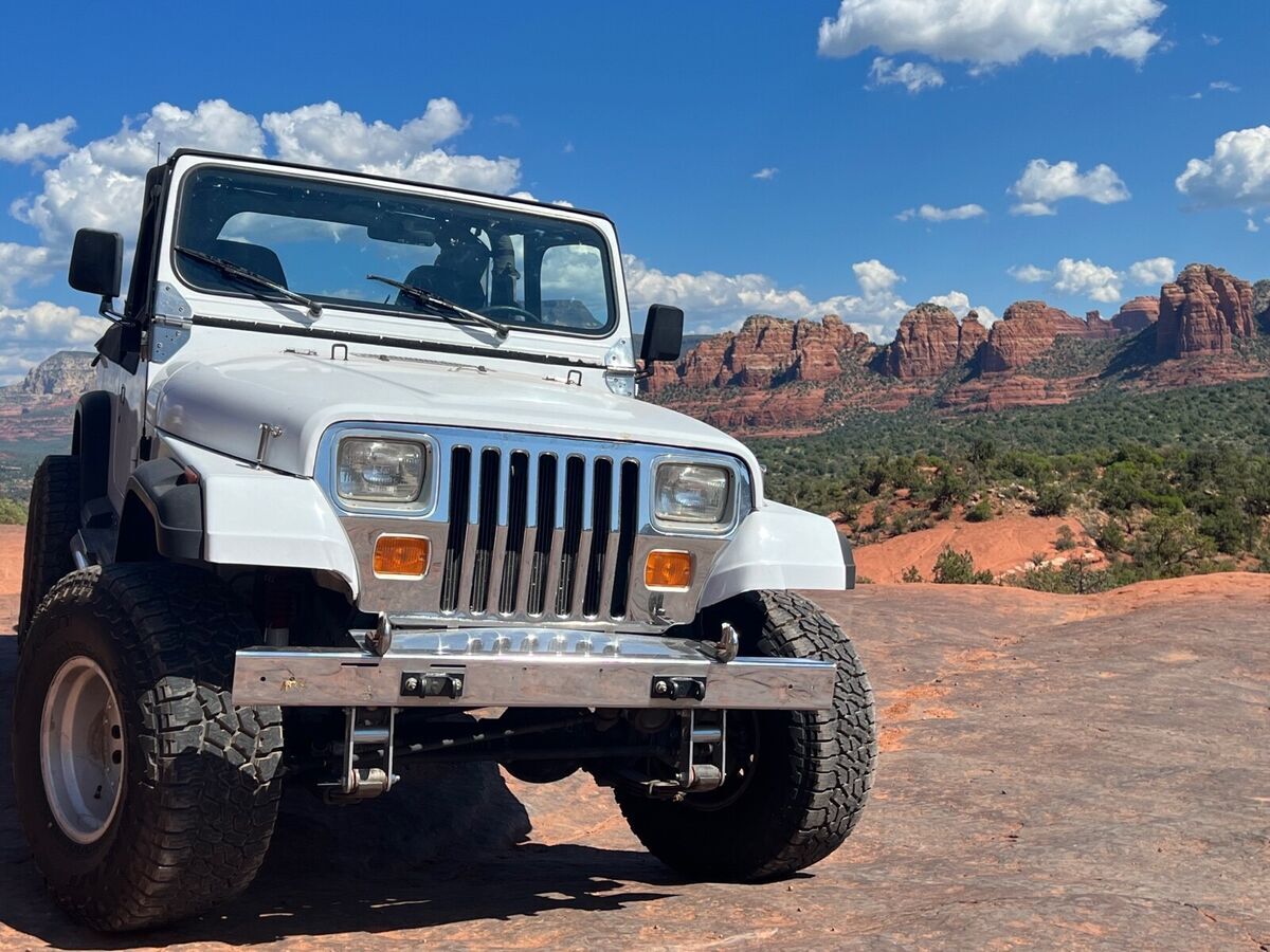 1993 Jeep Wrangler SUV White 4WD Manual 1993 Jeep Wrangler