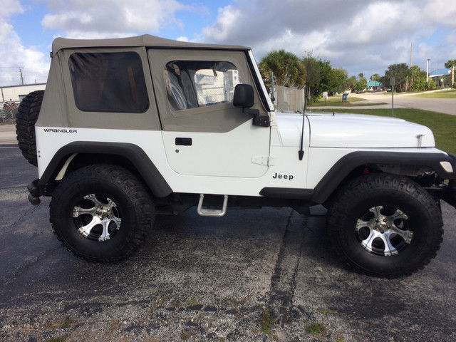 1993 Jeep Wrangler Base Sport Utility 2-Door - photo 4