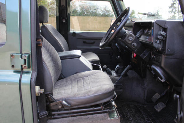 1980 Land Rover Defender County Station Wagon - photo 12