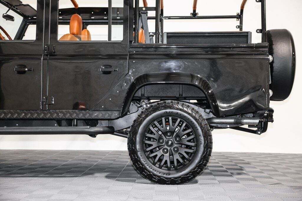 1993 Land Rover Defender 110 4dr 4WD SUV - photo 12
