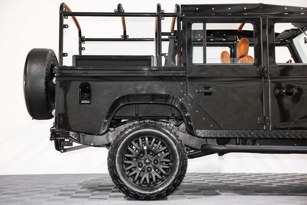 1993 Land Rover Defender 110 4dr 4WD SUV - photo 2