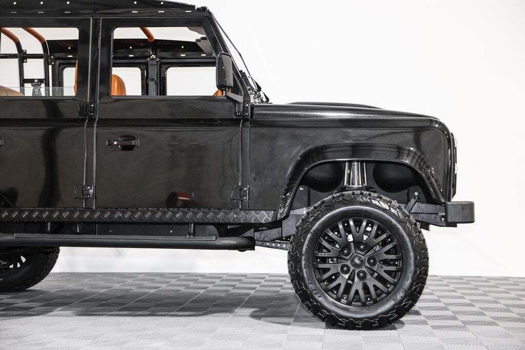 1993 Land Rover Defender 110 4dr 4WD SUV - photo 3