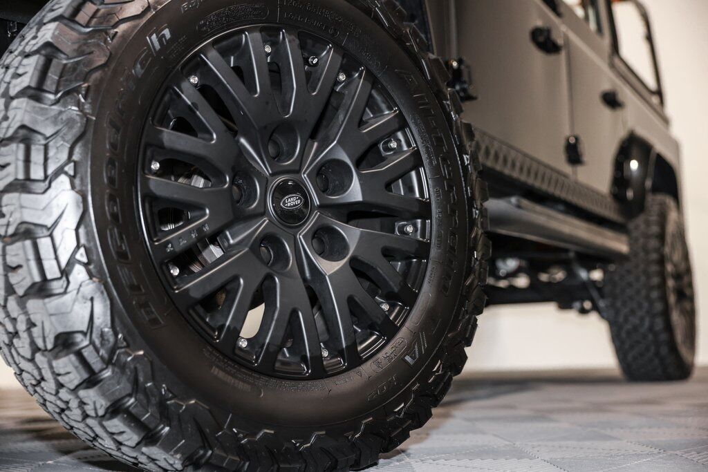 1993 Land Rover Defender 110 4dr 4WD SUV - photo 9