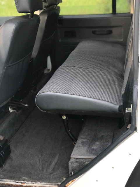 1993 Land Rover Defender Base Sport Utility 4-Door - photo 4