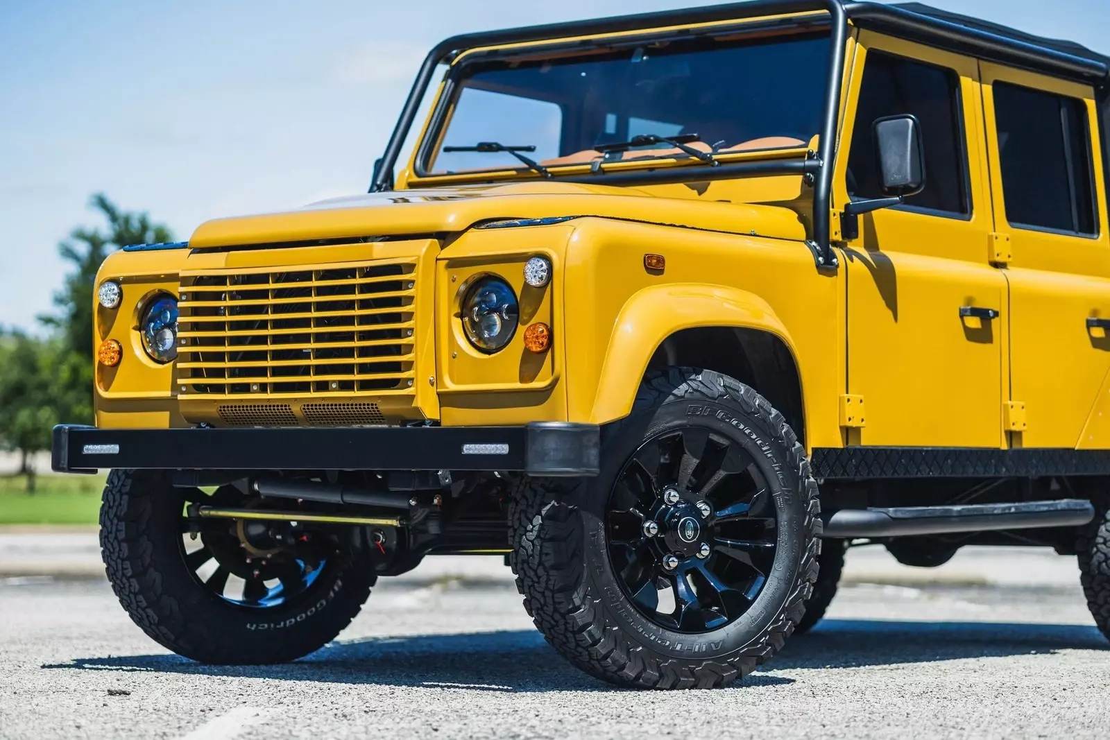 1993 Land Rover Defender 110 Custom LT1 by ECD Defenders - photo 2