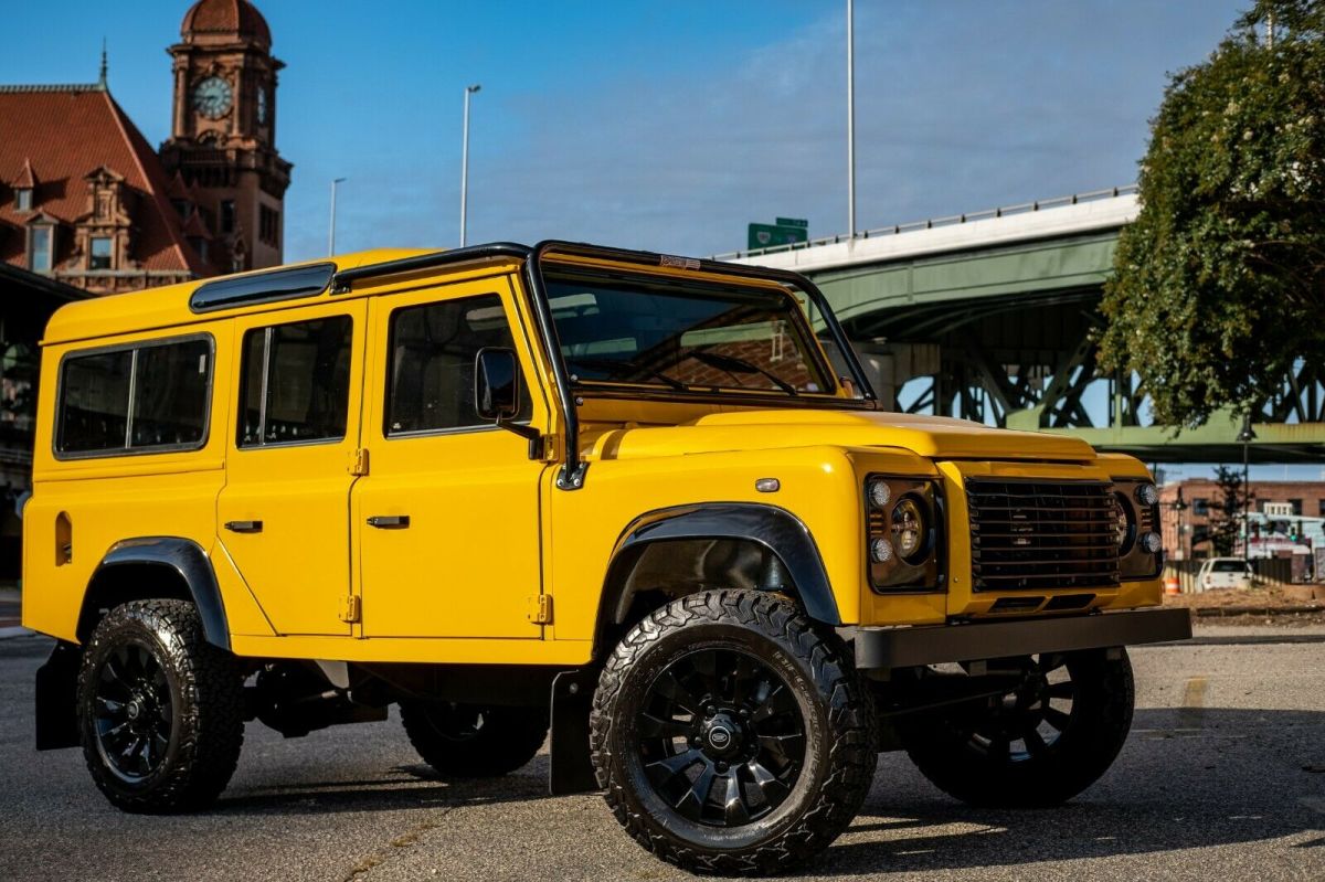 1993 Land Rover Defender 110 LHD with AC 1993 Land Rover Defender
