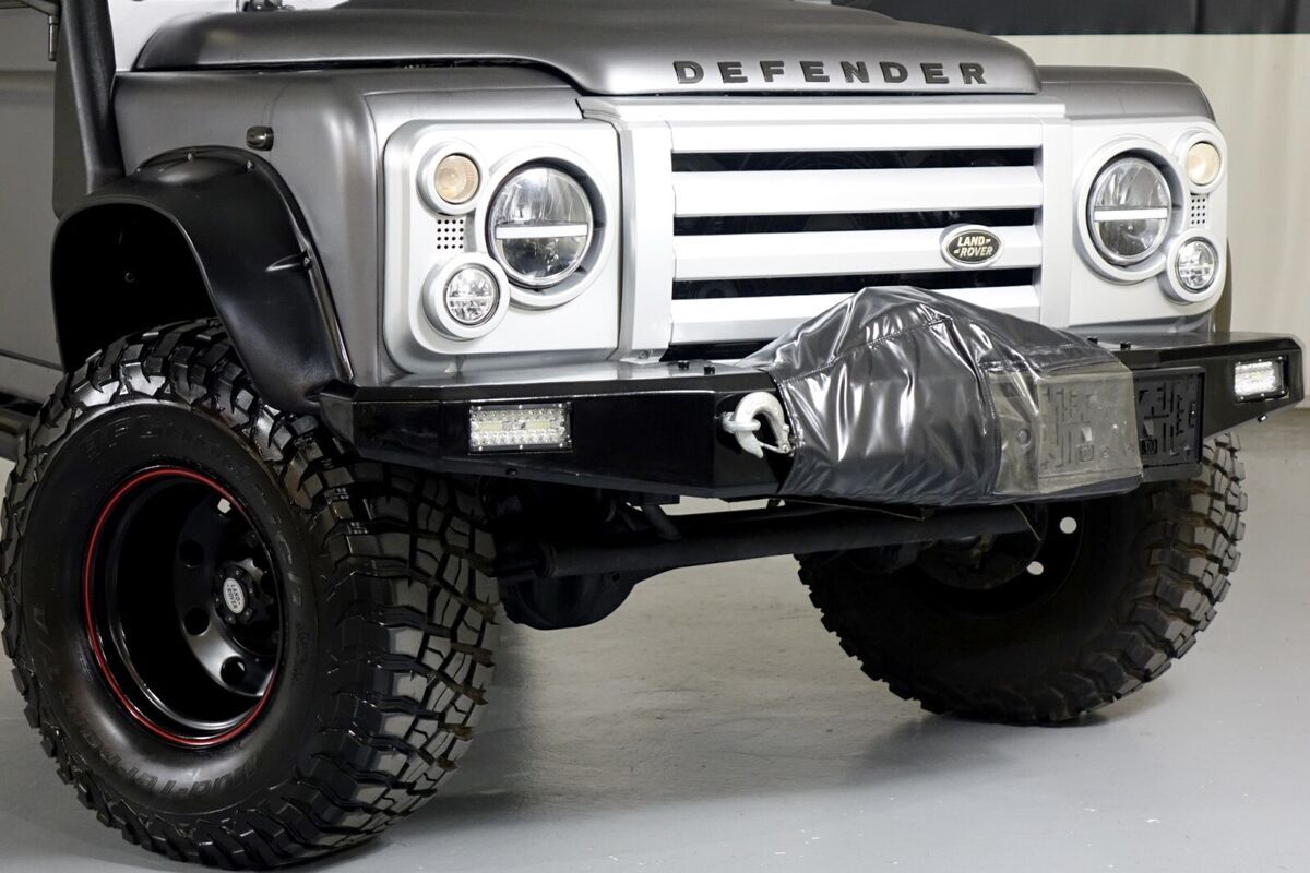 1993 Land Rover Defender 110 - photo 2