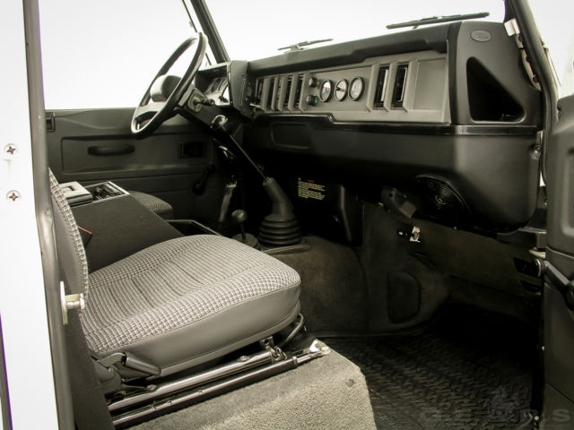 1993 Land Rover Defender NAS 110 - photo 9