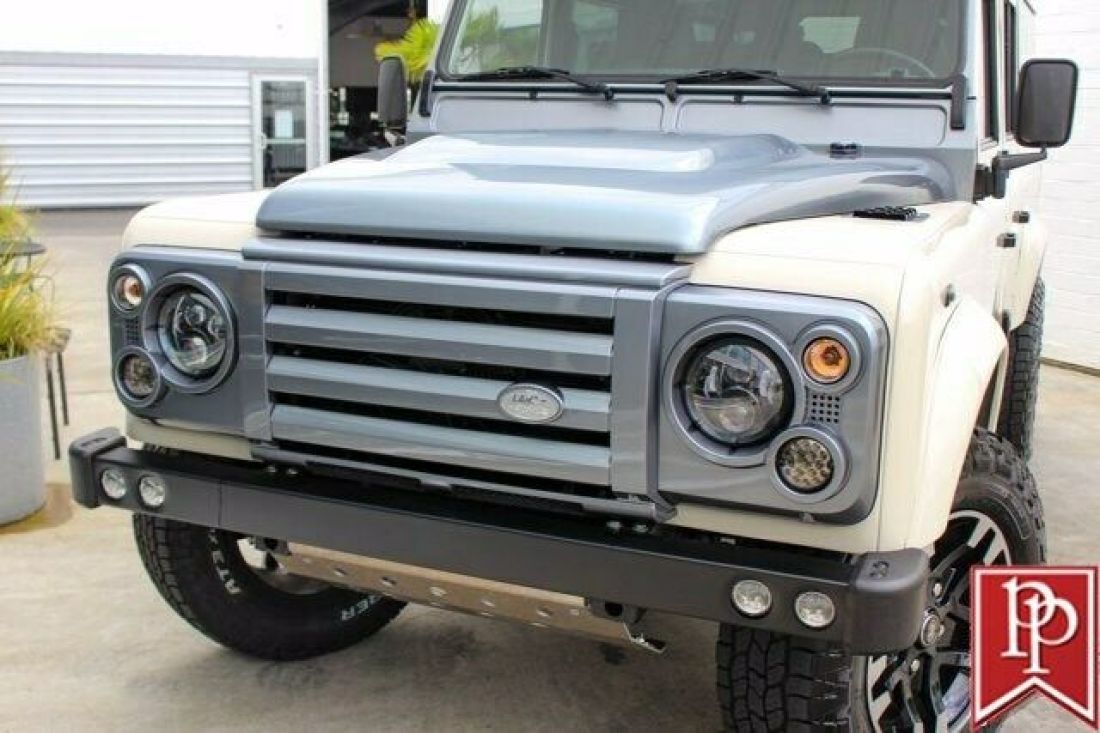 1993 Land Rover Defender Osprey Custom - photo 2